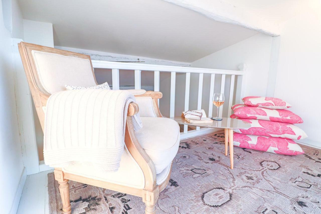 Clt - Unique Duplex & Terrace On The Provencal Market อองทีบส์ ภายนอก รูปภาพ