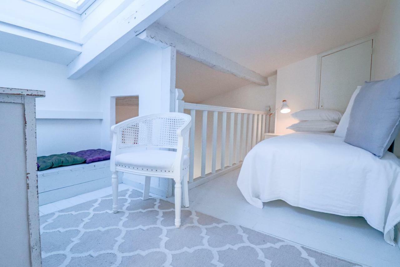 Clt - Unique Duplex & Terrace On The Provencal Market อองทีบส์ ภายนอก รูปภาพ